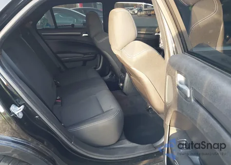 2014 Chrysler 300 300 Srt8 Core z USA, uszkodzony, nr VIN 2C3CCAXJ9EH149202